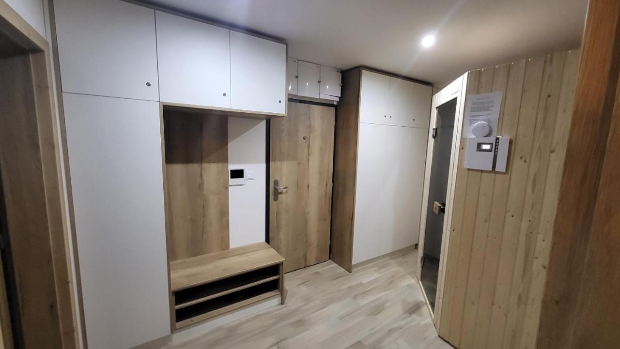 Apartman Nerudovka D 104, Finska Sauna, Garazove Stani Лоучна-под-Клиновцем Экстерьер фото